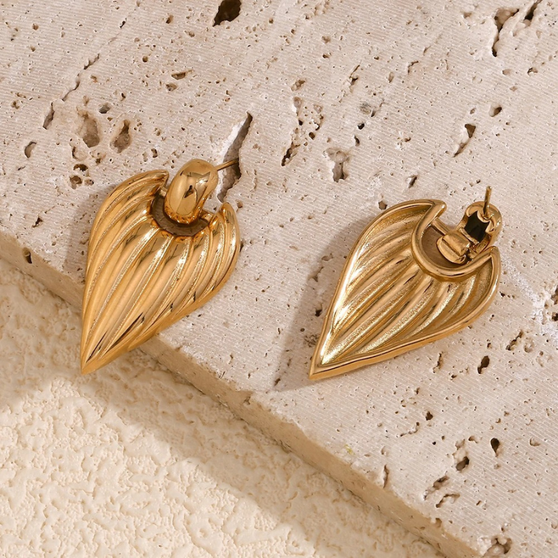 Gouden Geplateerde Druppel Blad Oorbellen - Zainab