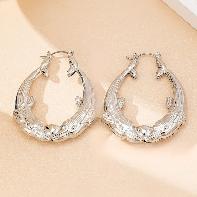 Geometrische Dolfijn Hoepeloorbellen – Alba