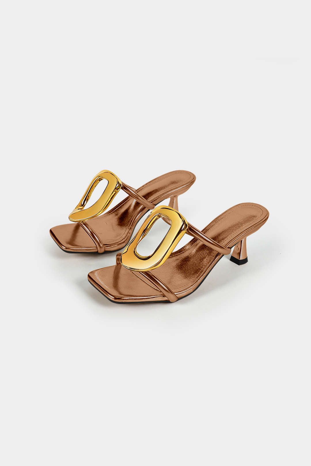 Elegante metalen pumps met vierkante hakken