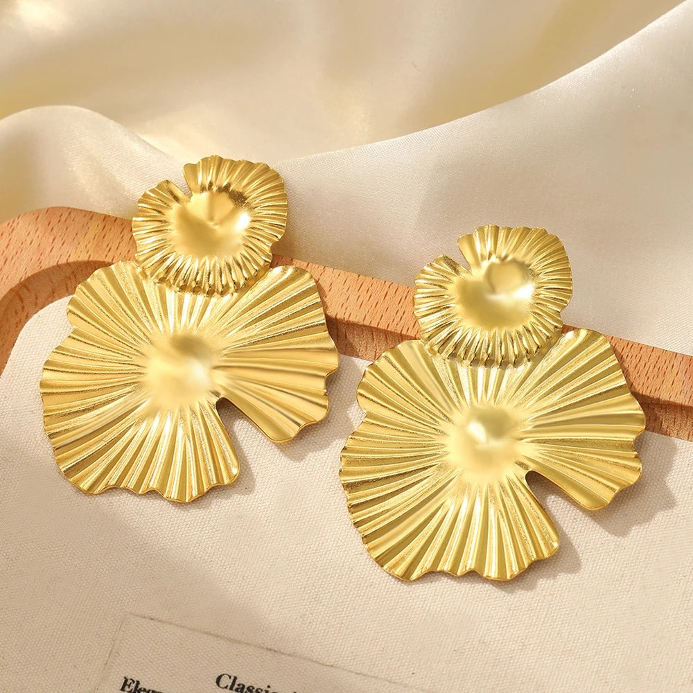 Gebloemde Gegraveerde Oorbellen – Shari