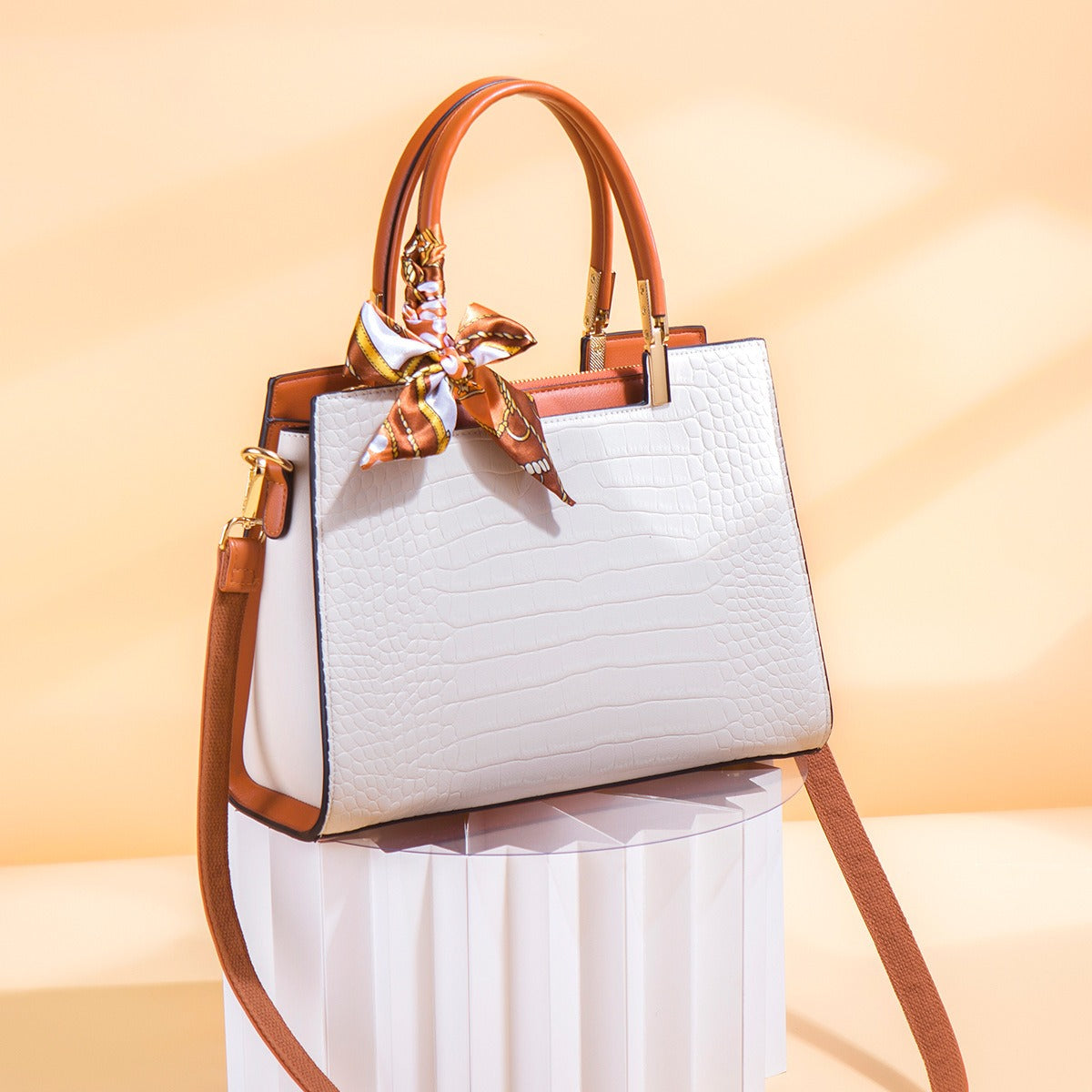 Dameshandtas met krokodilleneffect en decoratieve sjaal - Mireille