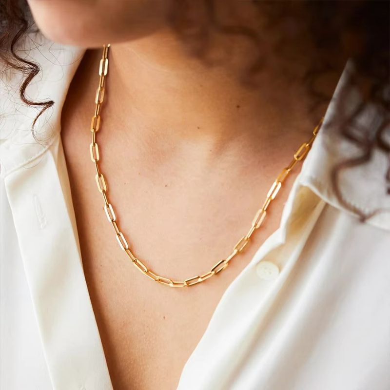 Elegante Gouden Paperclip Ketting - Bianca voor een Stijlvolle Look