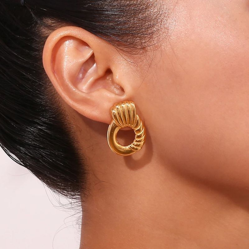 Goudvergulde Ananas Oorknopjes – Mae