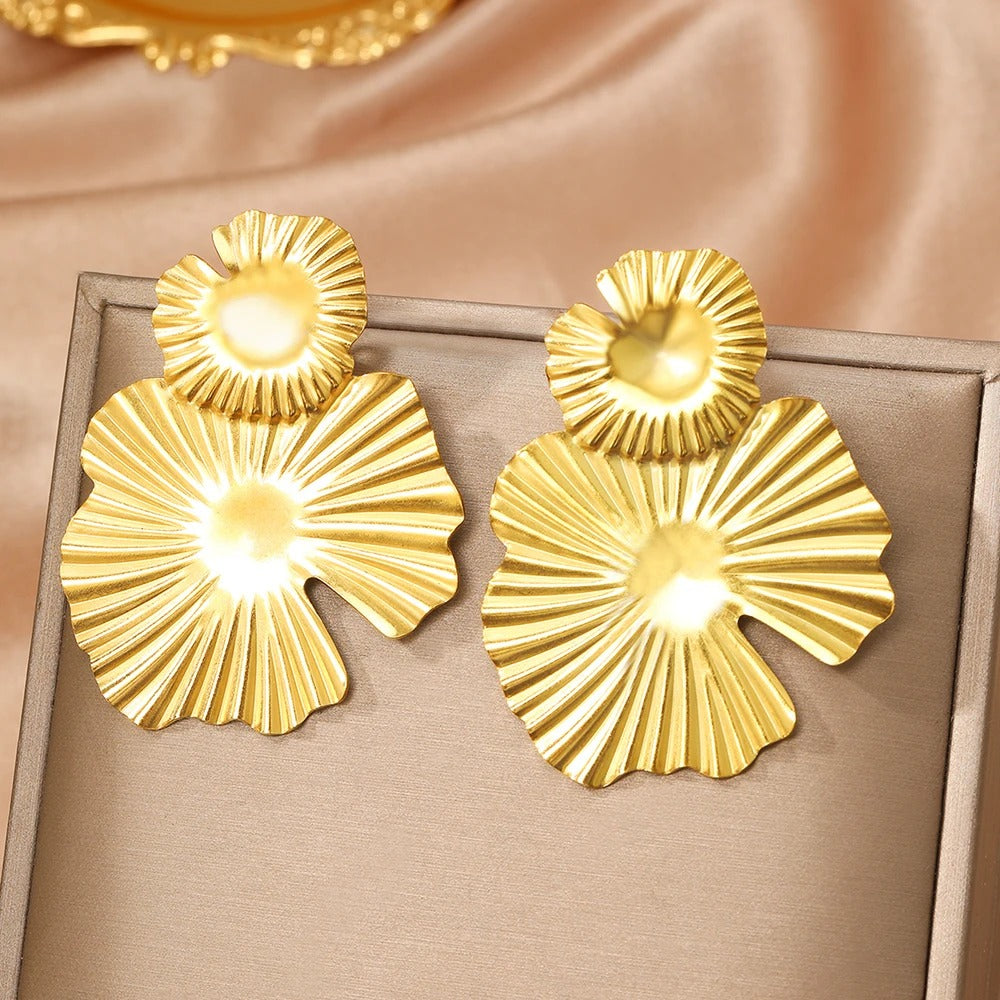 Gebloemde Gegraveerde Oorbellen – Shari