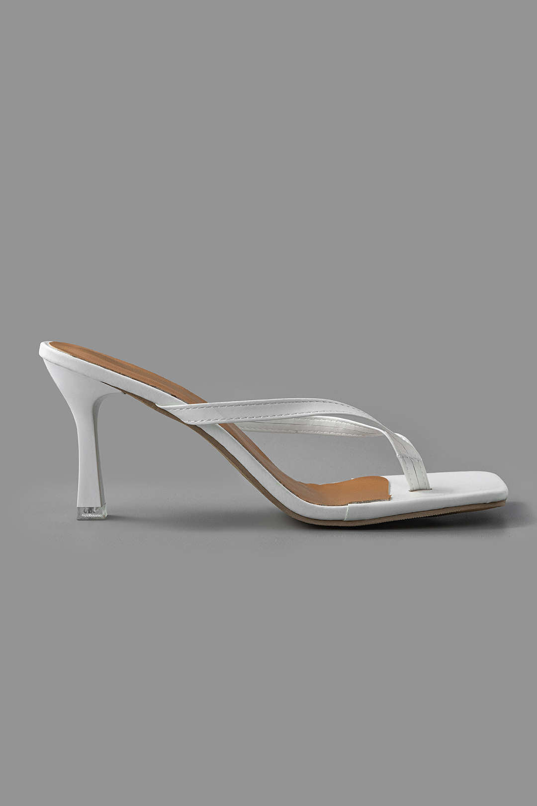 Eenvoudige middelhoge hak sandalen met tanga