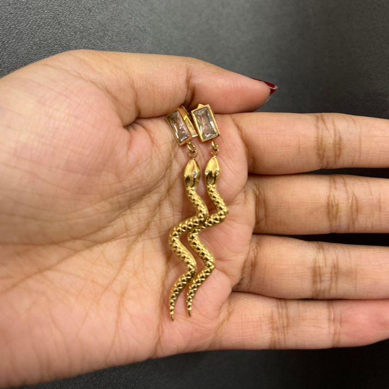 Stijlvolle Slangenoorbellen met Sprankelende Zirkonia - Penelope