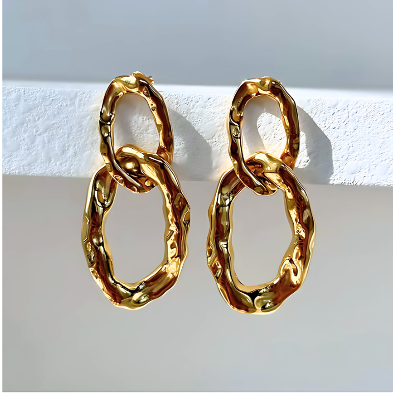 Goudkleurige oorbellen met dubbele ketting en textuur – Bianca