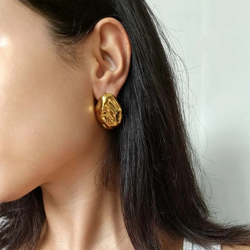 Gouden Geplateerde Gehamerde Stud Oorbellen - Reese