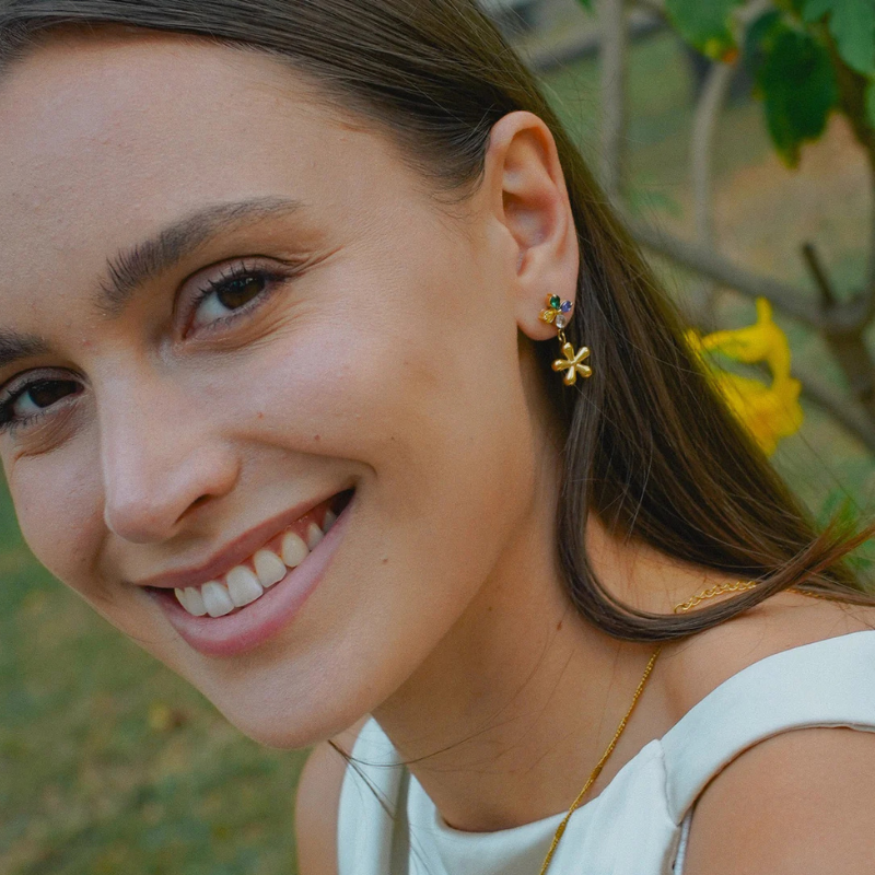 Elegante Bloemen Zircon Hangende Oorbellen - Mylah voor een verfijnde uitstraling