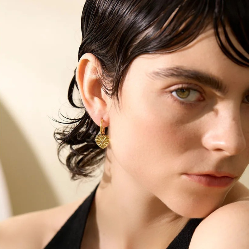 Hartvormige Huggie Hoepeloorbellen - Ines