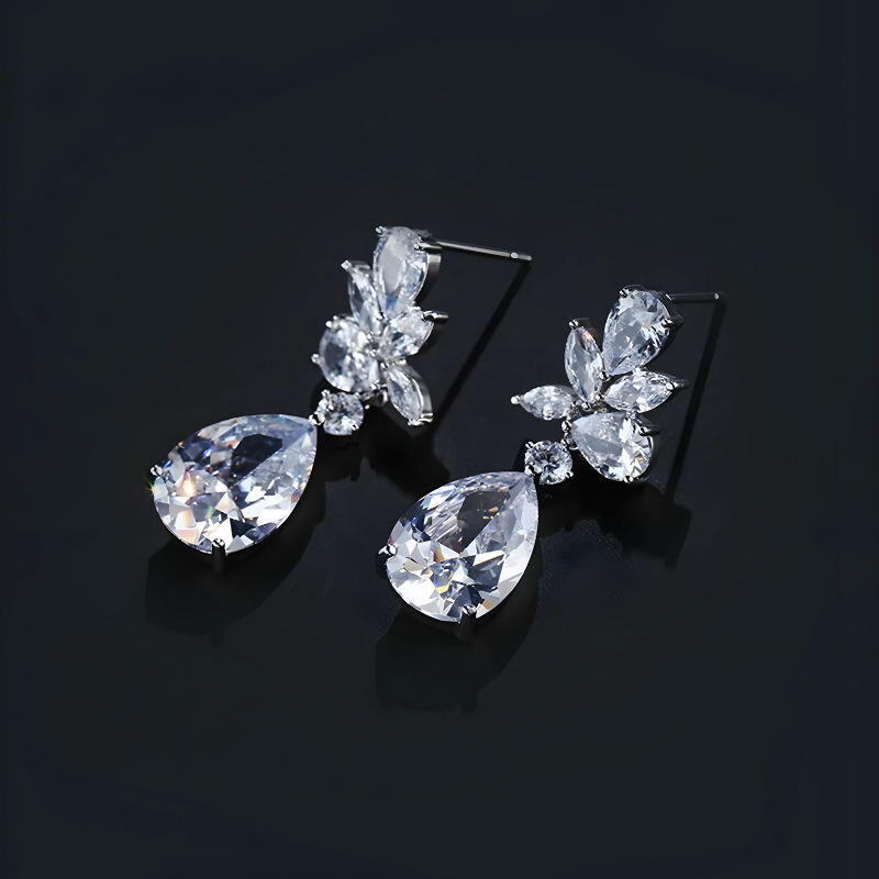 Sophia Elegante Zilveren Zirconia Dangle Oorbellen - Mooi en Chique Accessoire