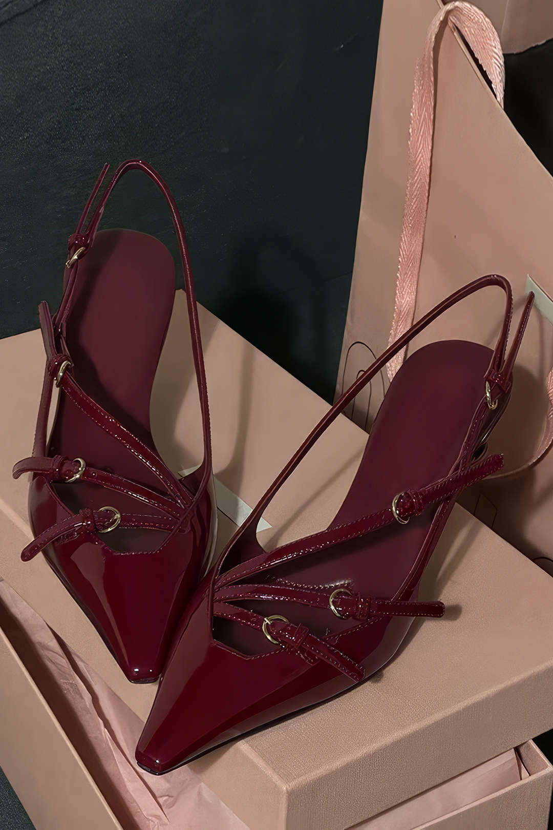 Elegante gesloten-toe valse leren pumps met spitsneus en halve hak