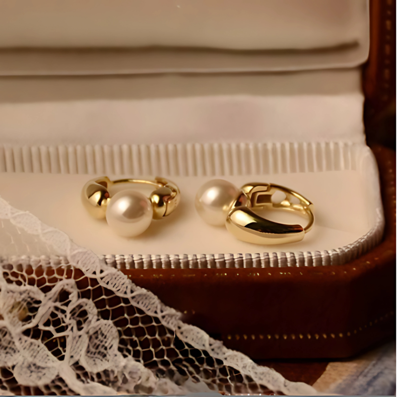 Elegante Gouden Gegoldeninhaalde Kleine Parel Oorbellen - Belle