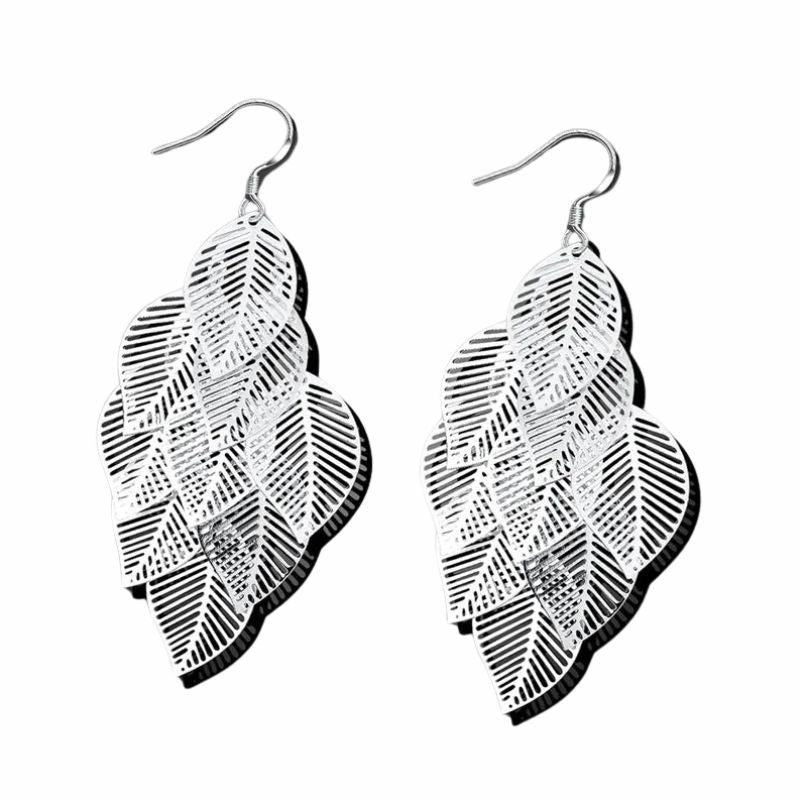 Elegante Gelaagde Bladoorbellen met verfijnde details – Bira