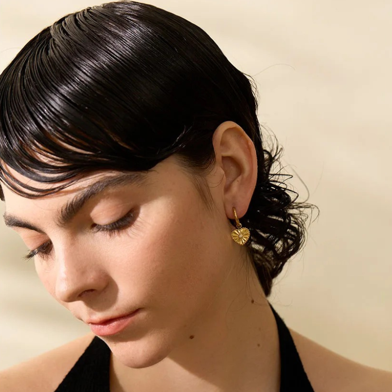 Hartvormige Huggie Hoepeloorbellen - Ines