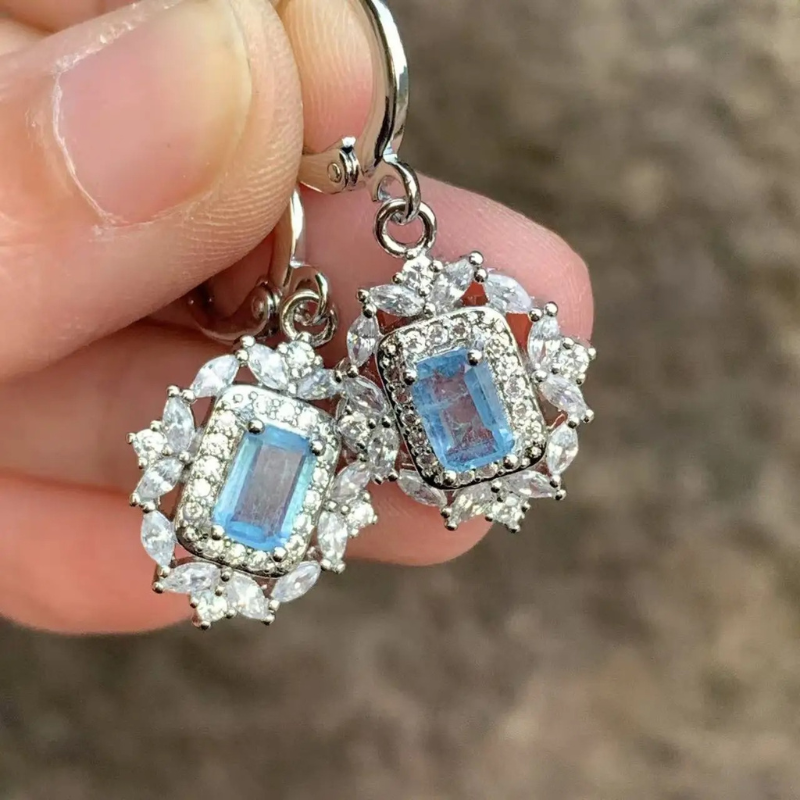 Stijlvolle Aquamarijn Kristal Hoop Oorbellen - Elegante Janneke Design