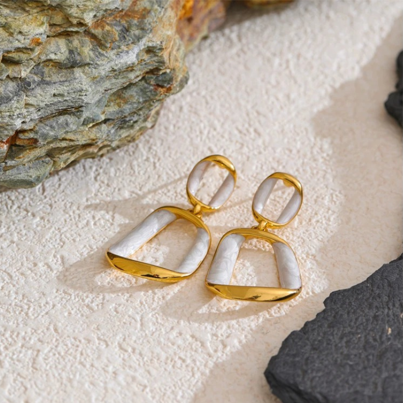 Elegante Goud Vergulde Emaillen Oorbellen - Celia