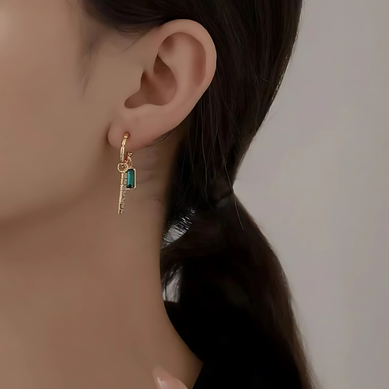 Gouden Geometrische Oorringen met Groene Kristal - Greta