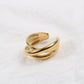 Gouden ring met meerdere lagen in klassieke stijl voor een tijdloze look