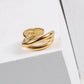 Gouden ring met meerdere lagen in klassieke stijl voor een tijdloze look