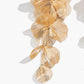 Luxe Lange Gouden Oorbellen met Bladvormige Hangers – Elegant Design