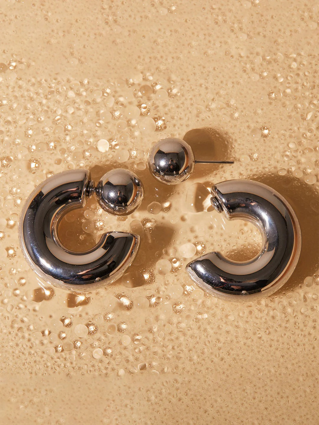 Trendy Chunky-C ontwerp oorhangers voor een stijlvolle look