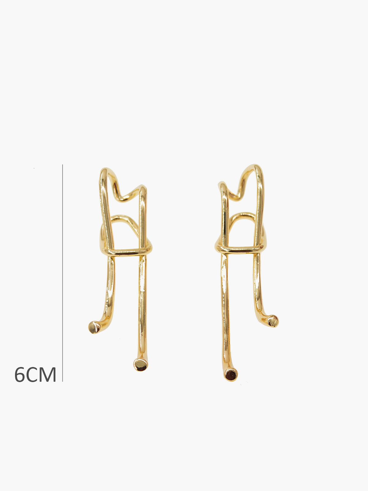 Trendy lange retro oorbellen met een over de top uitstraling