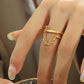 Dubbellaag kettingversieringsring voor een trendy en verfijnde uitstraling