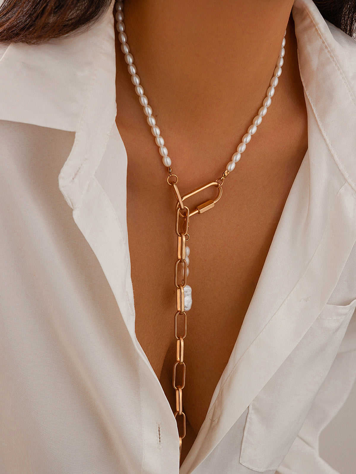 Elegante en trendy geometrische schakelparelketting