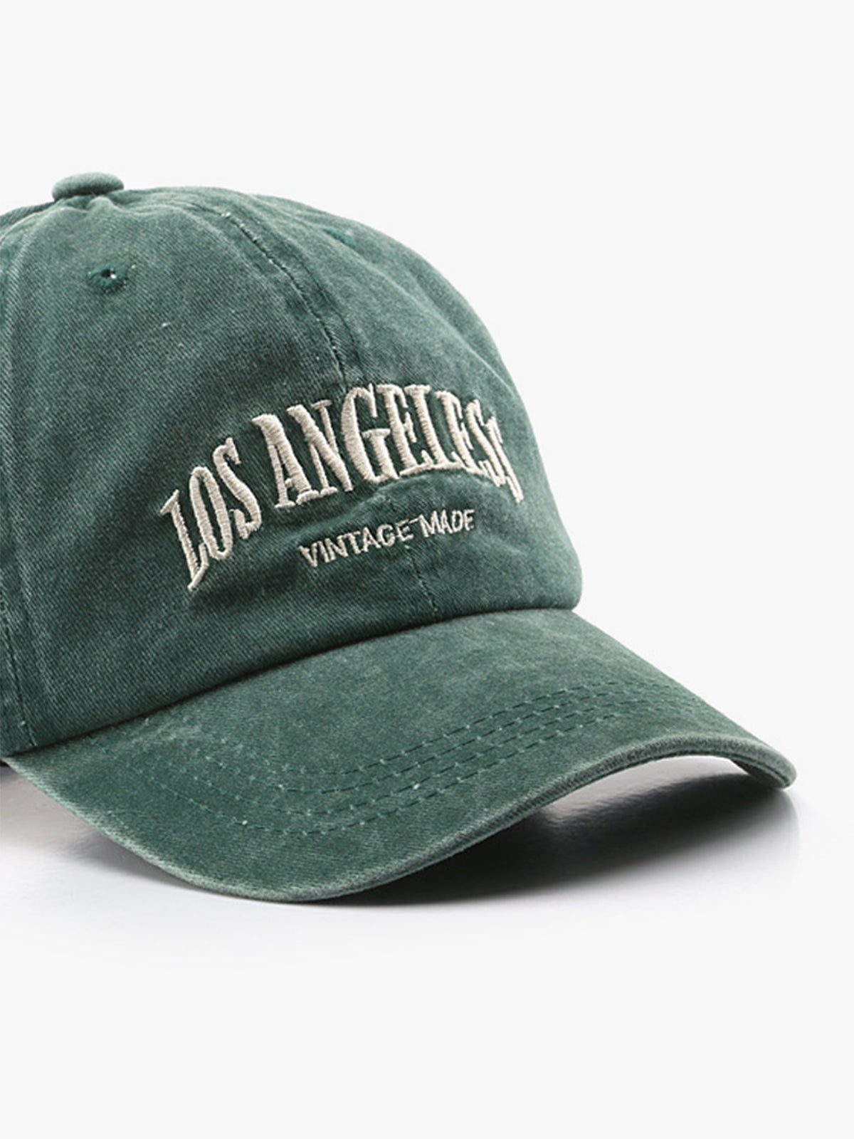 Pet met met geborduurde letters voor een unieke stijl