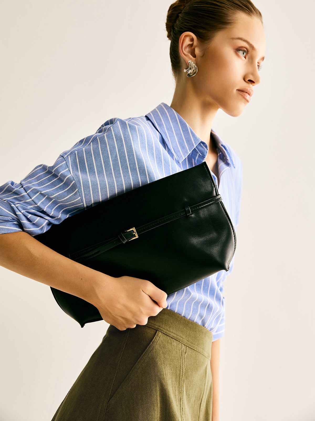 Elegante Geklede Clutch met Riem voor Stijlvolle Gelegenheden