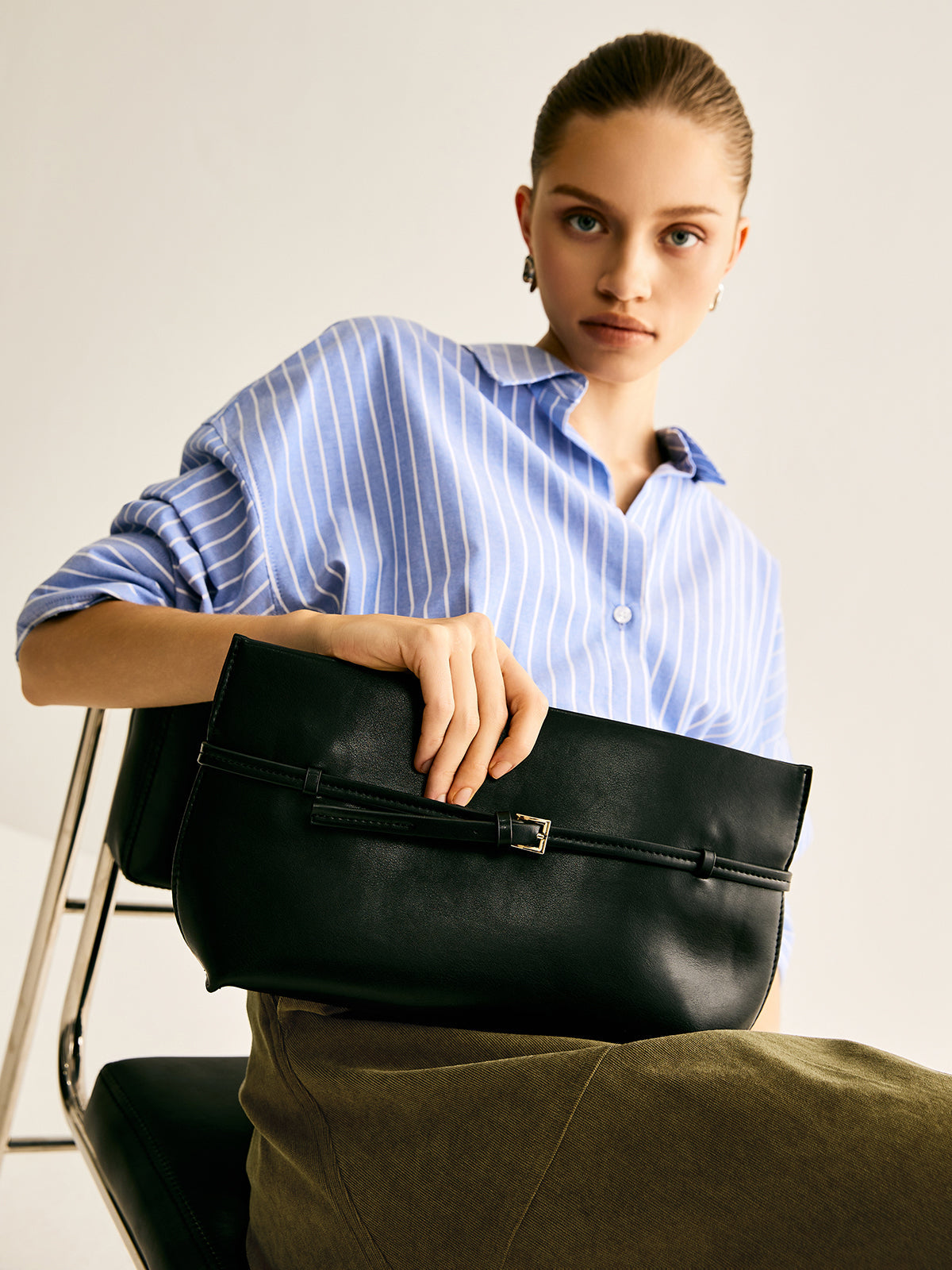 Elegante Geklede Clutch met Riem voor Stijlvolle Gelegenheden