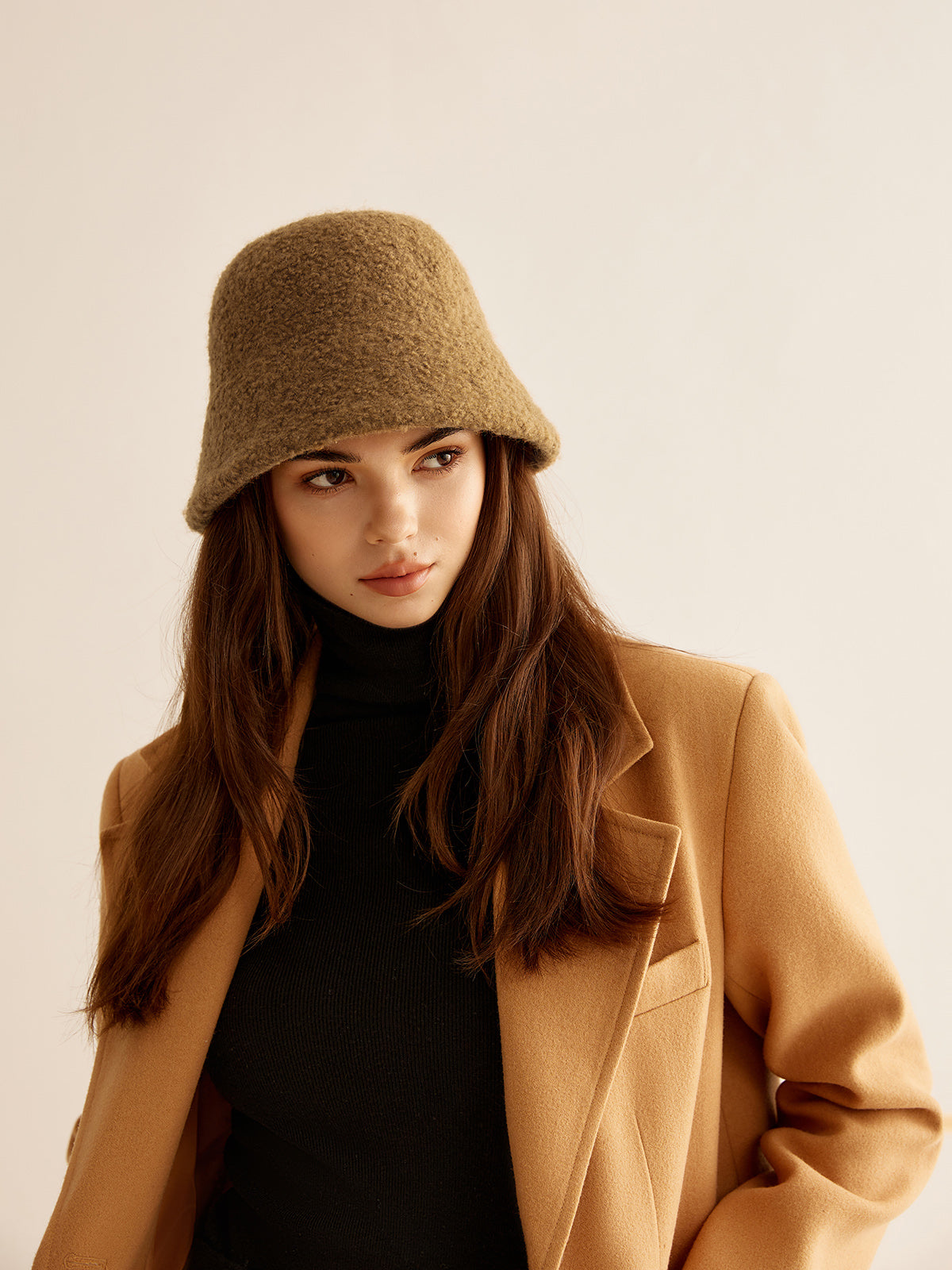 Stijlvolle wollen mengelook buckethat voor elegante zonbescherming