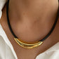 Choker en goudkleurige touw met elegant buisje