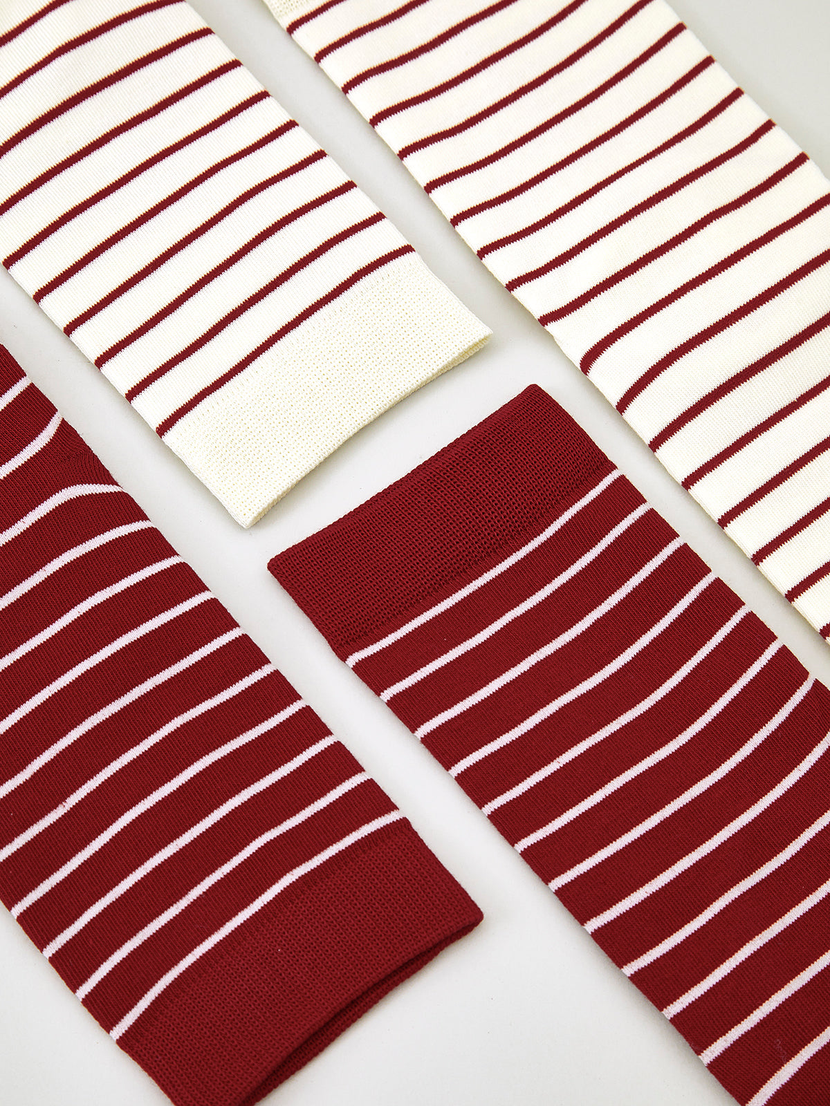 Geruite sokken in contrasterende kleuren voor een originele en trendy stijl