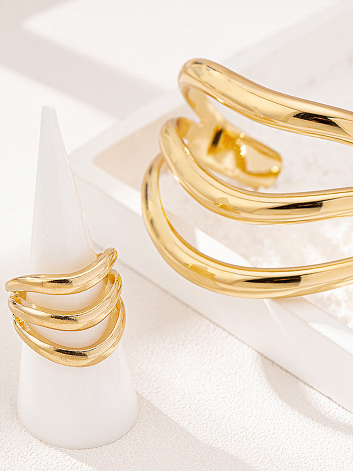Elegante Sculpted Curve Bangle en Ring Duo