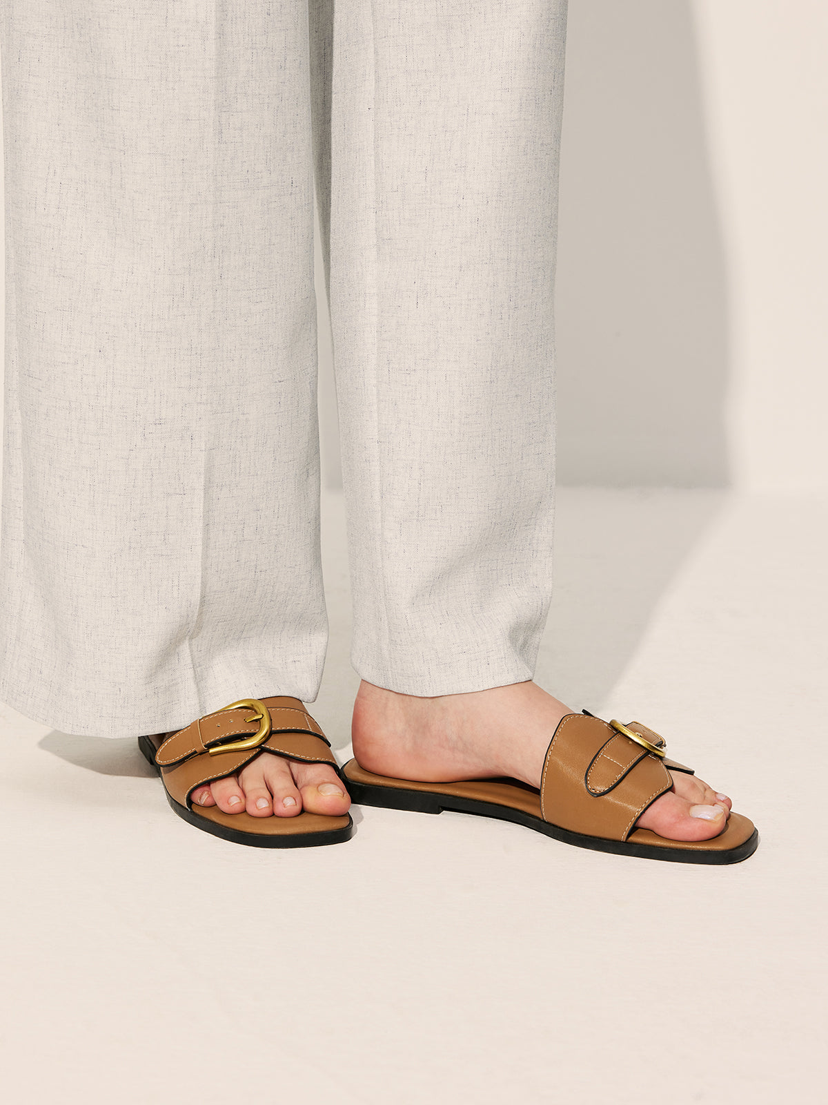 Sandalen met gespband voor een elegante en comfortabele uitstraling
