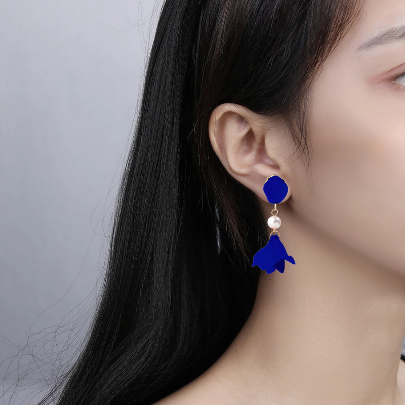 Elegante Dame Serenade Parel Oorbellen met Goudverguld Detail