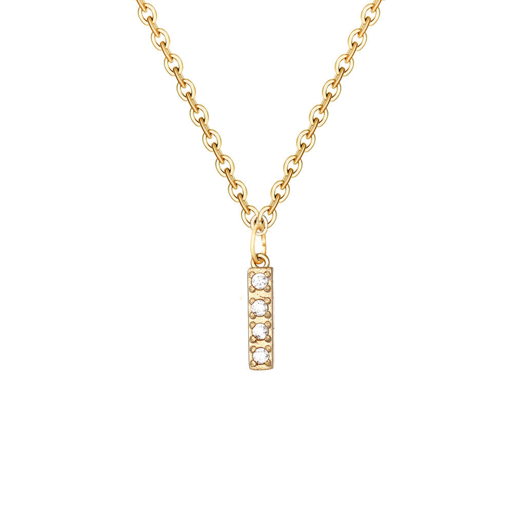 Elegante halsketting met letter en glanzende elementen voor een uitzonderlijke stijl