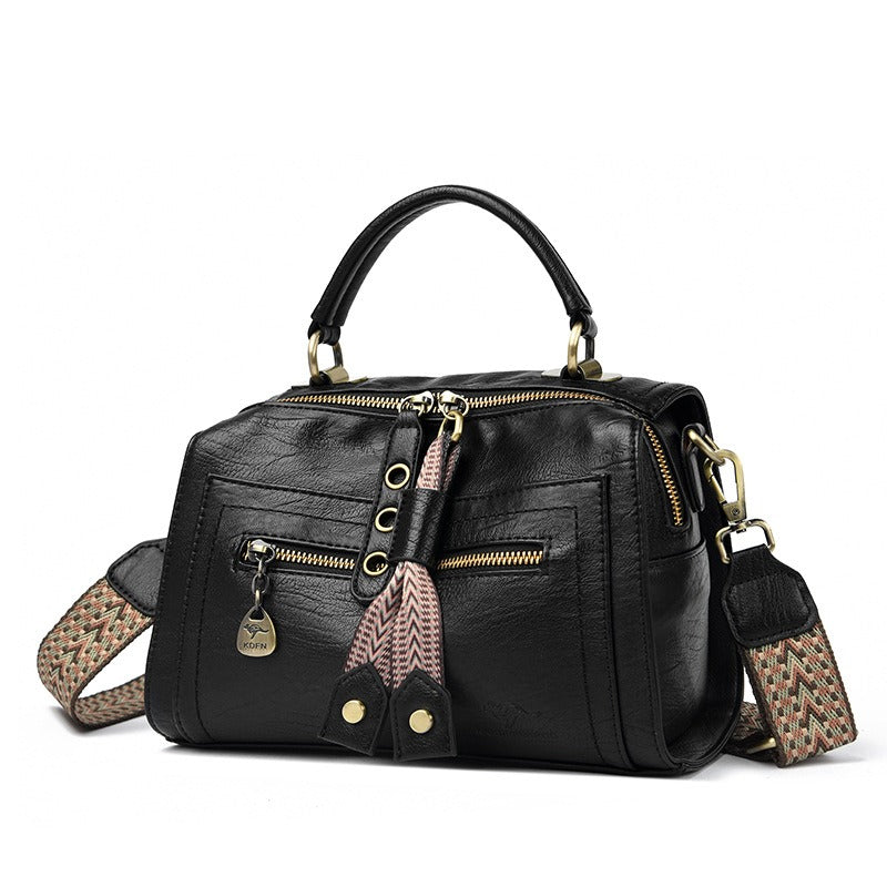 Dames schoudertas van synthetisch leer met metallic details - Juliette