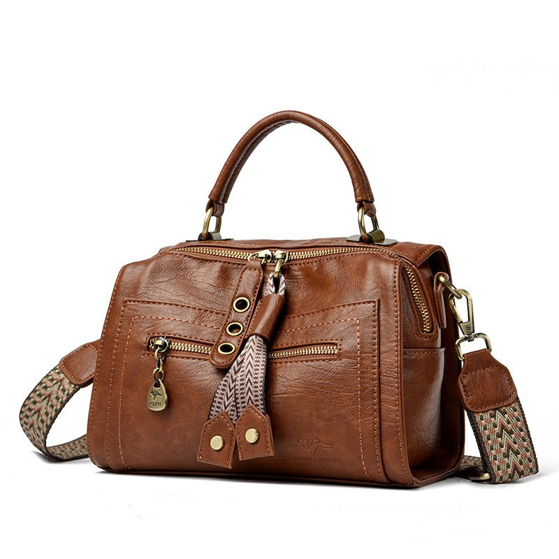 Dames schoudertas van synthetisch leer met metallic details - Juliette