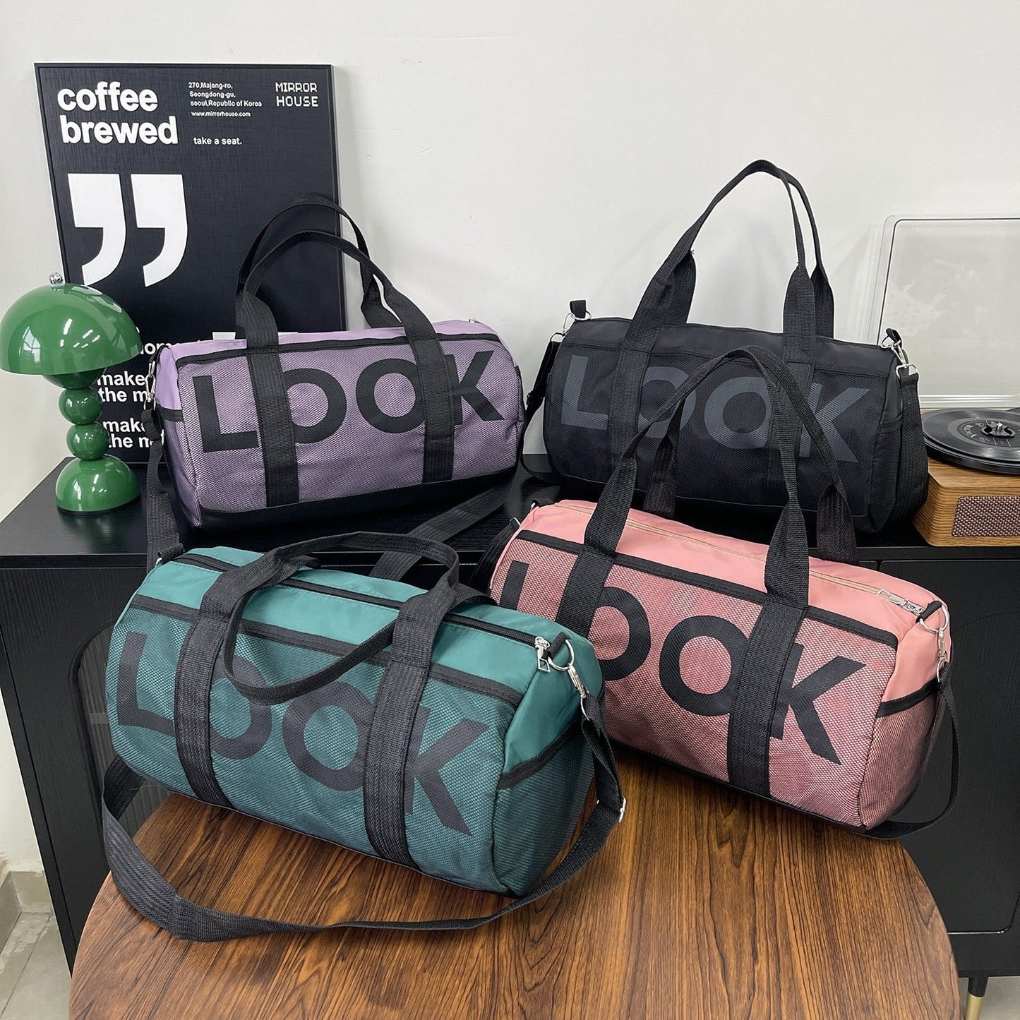 Dames sporttas met apart vak en cilindervormig ontwerp - Lía