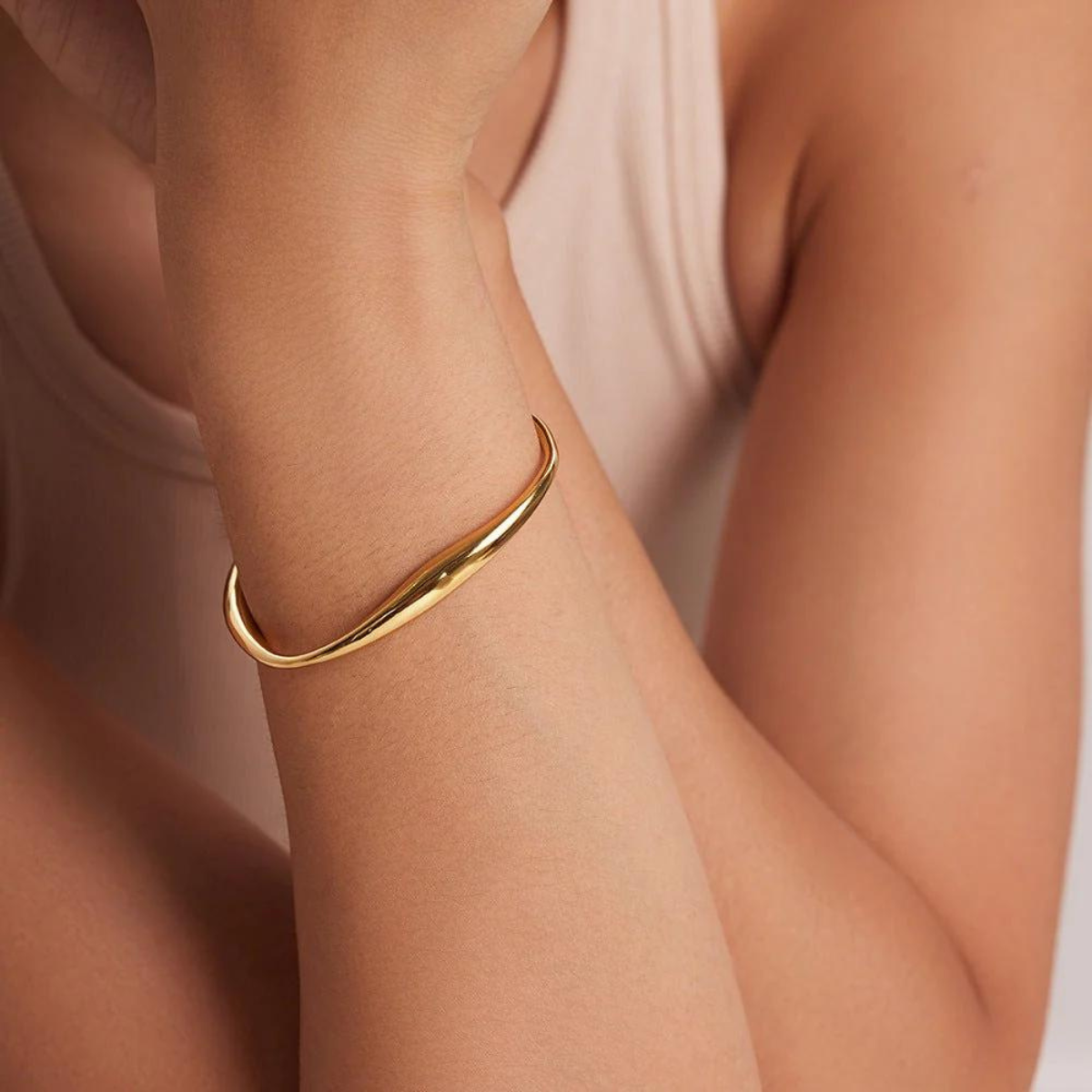 Elegante golvende armband voor elke gelegenheid