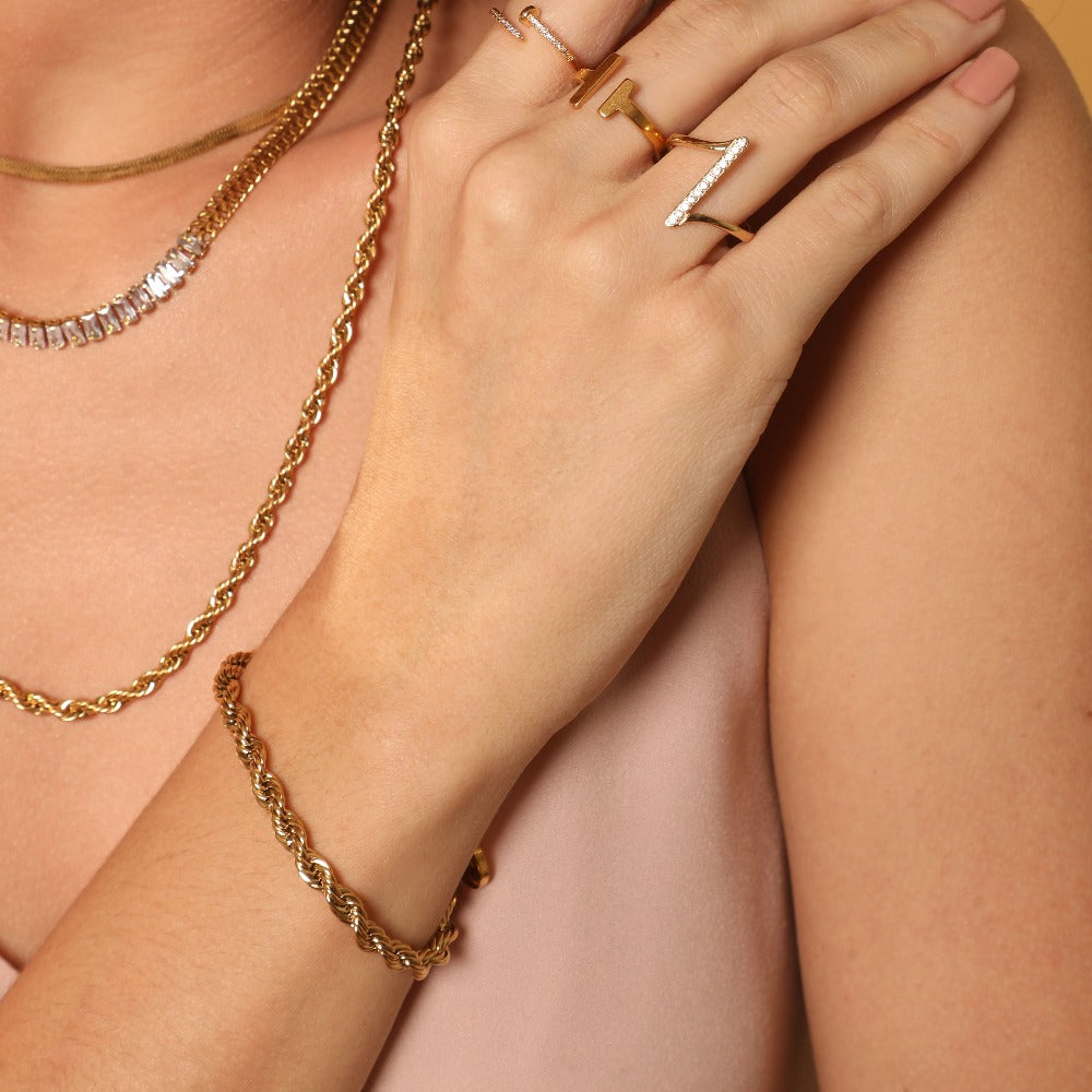 Elegante gedraaide armband voor een stijlvolle look