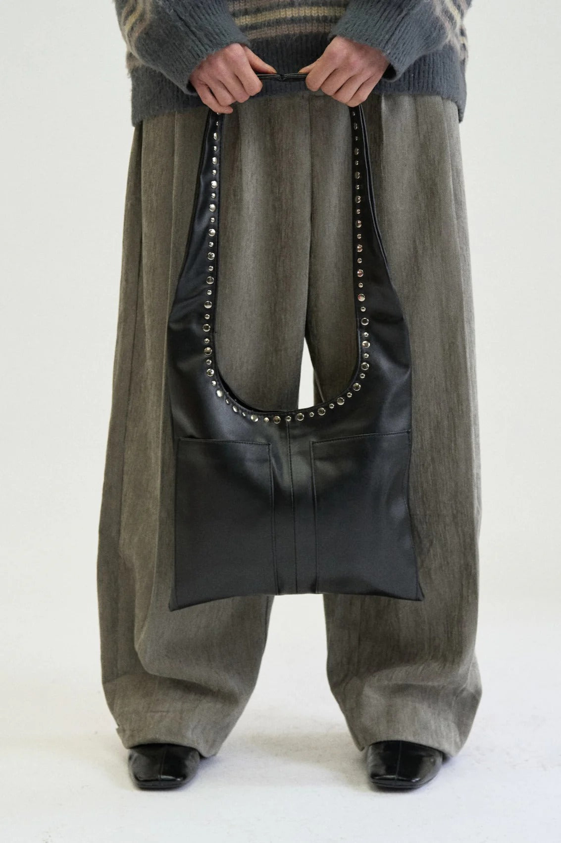 Versterkte Boho-schoudertas met spijkers