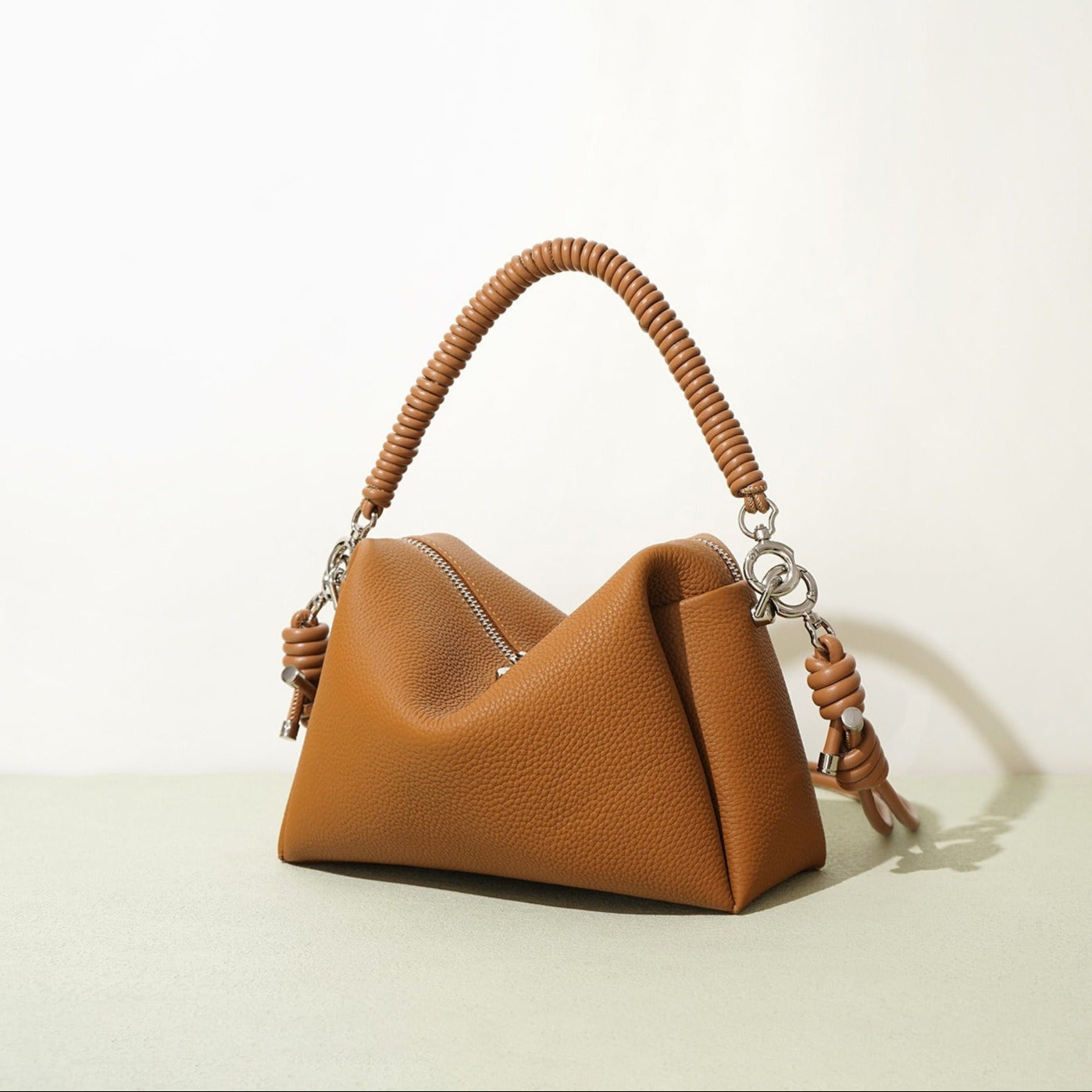 Schoudertas van echt leer voor vrouwen met gevlochten handvat - Mireya