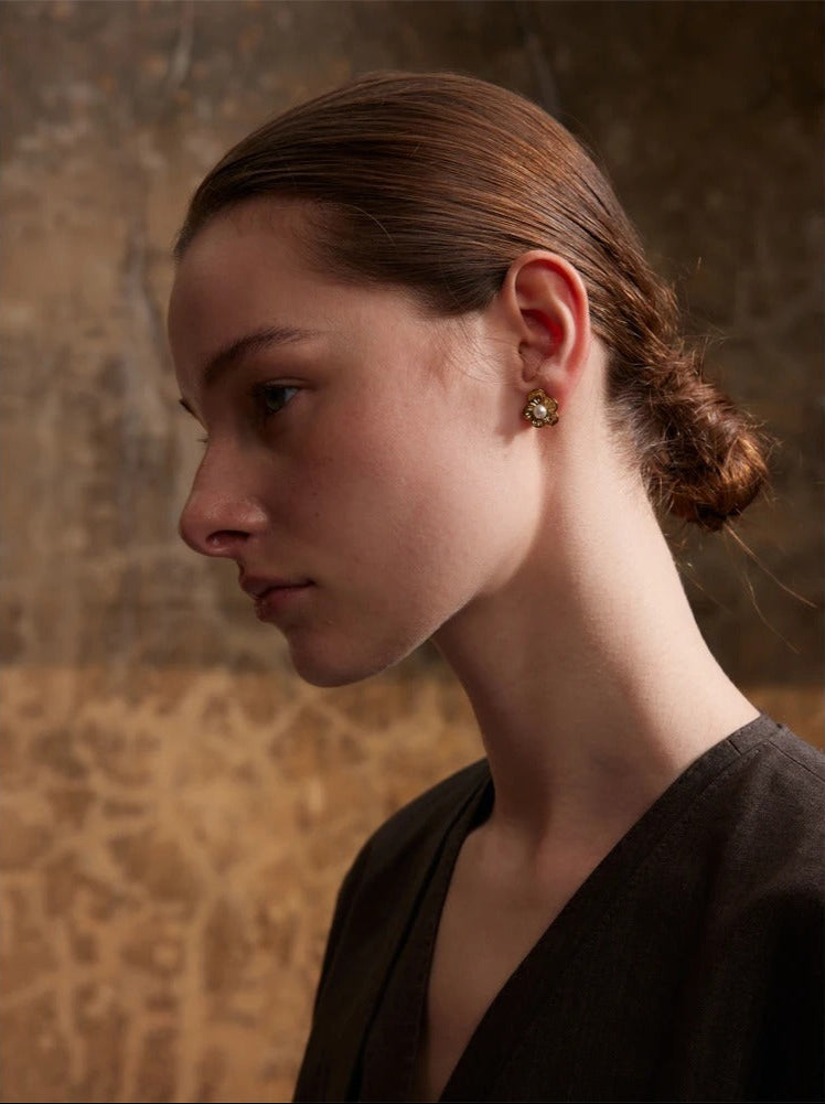 Elegante en verfijnde floret parel oorbellen