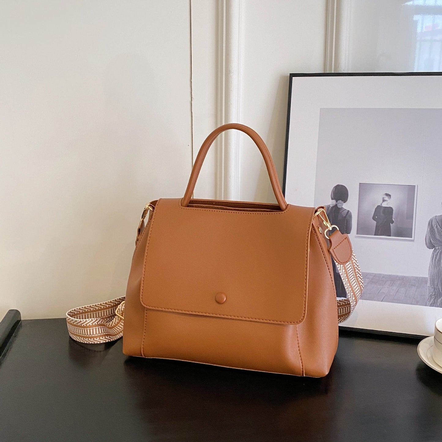 Damestas van synthetisch leer met stijve structuur - Renata