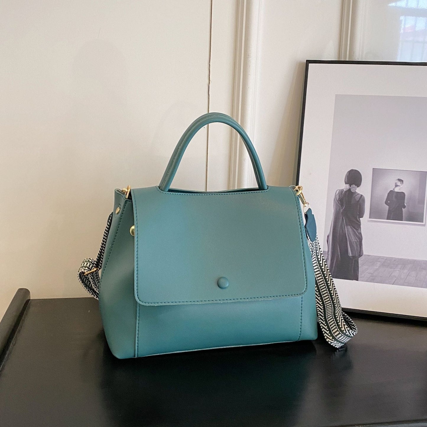 Damestas van synthetisch leer met stijve structuur - Renata