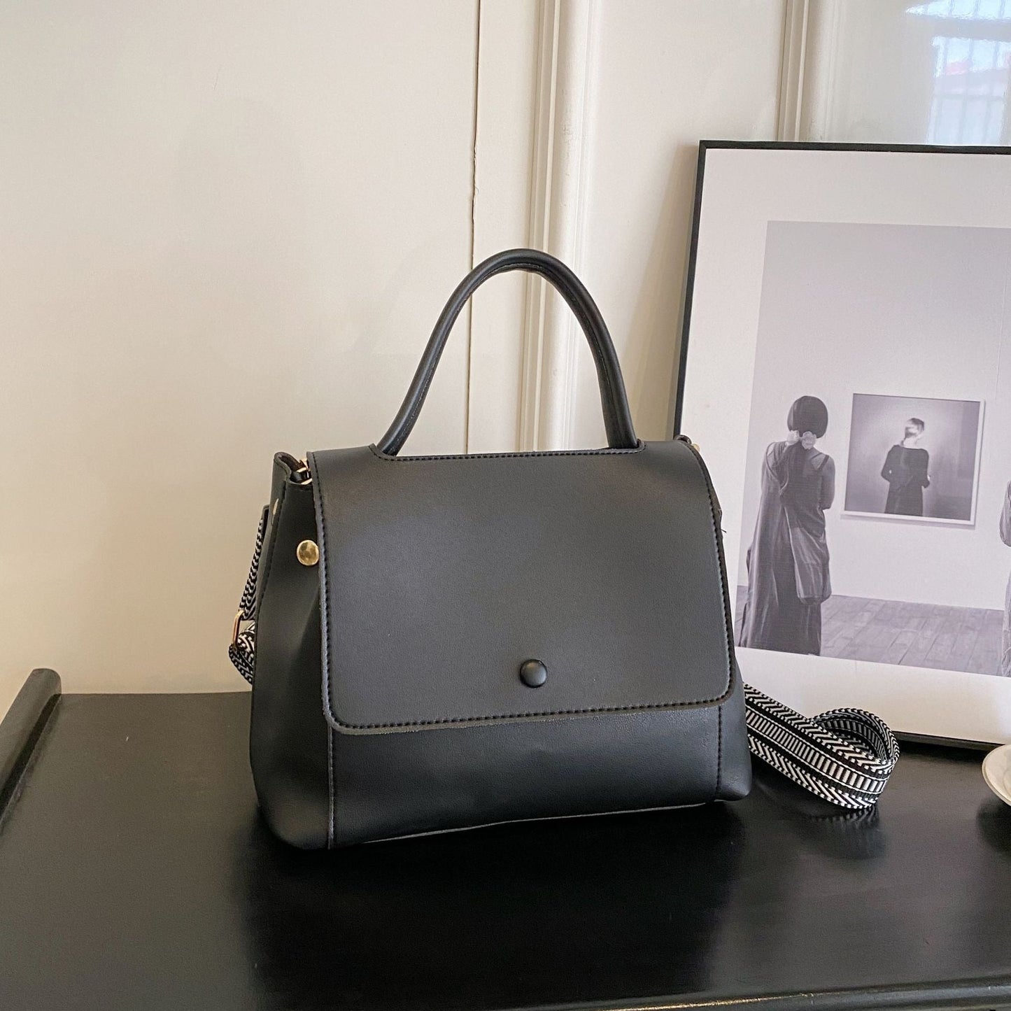 Damestas van synthetisch leer met stijve structuur - Renata